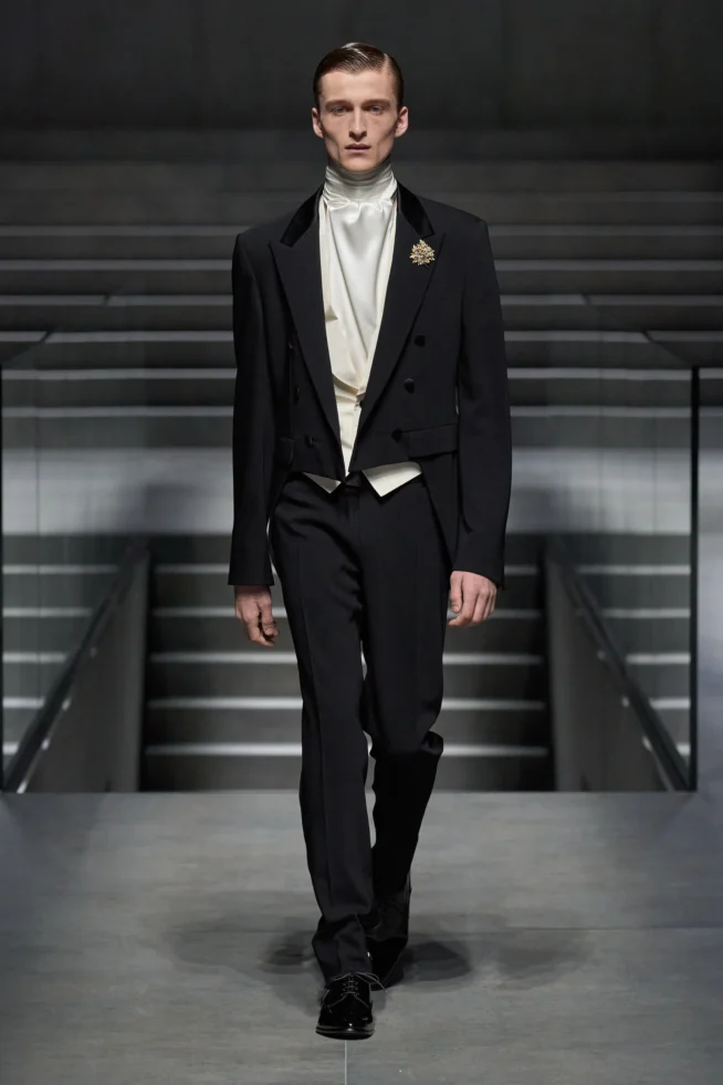 00062-dolce-and-gabbana-fall-2024-menswear-credit-gorunway