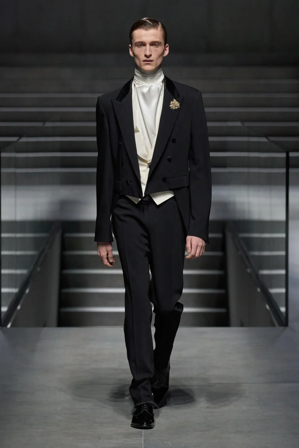 00062-dolce-and-gabbana-fall-2024-menswear-credit-gorunway