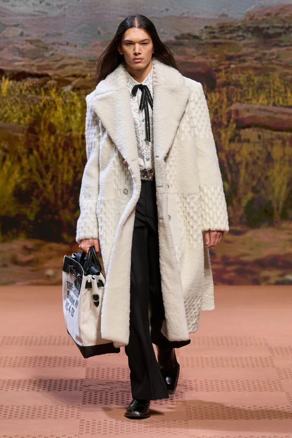 00073-louis-vuitton-fall-2024-menswear-credit-gorunway