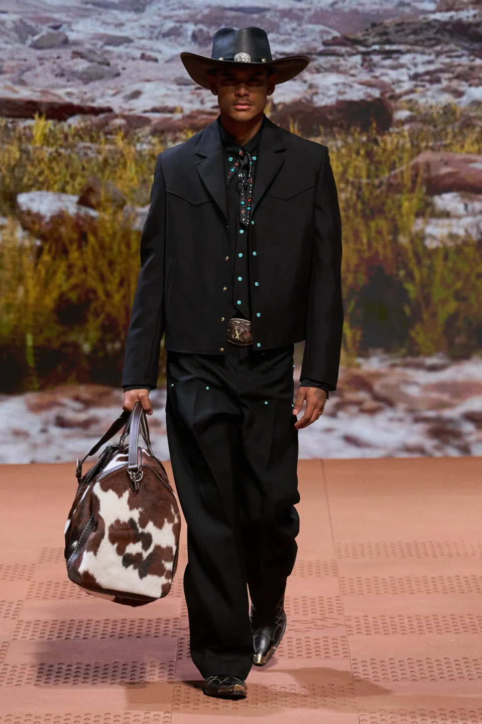 00077-louis-vuitton-fall-2024-menswear-credit-gorunway