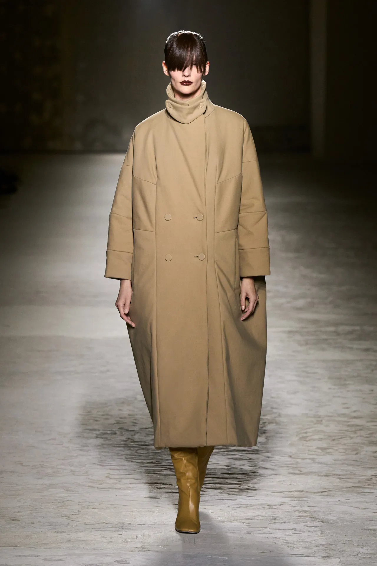 00001-dries-van-noten-fall-2024-ready-to-wear-credit-gorunway
