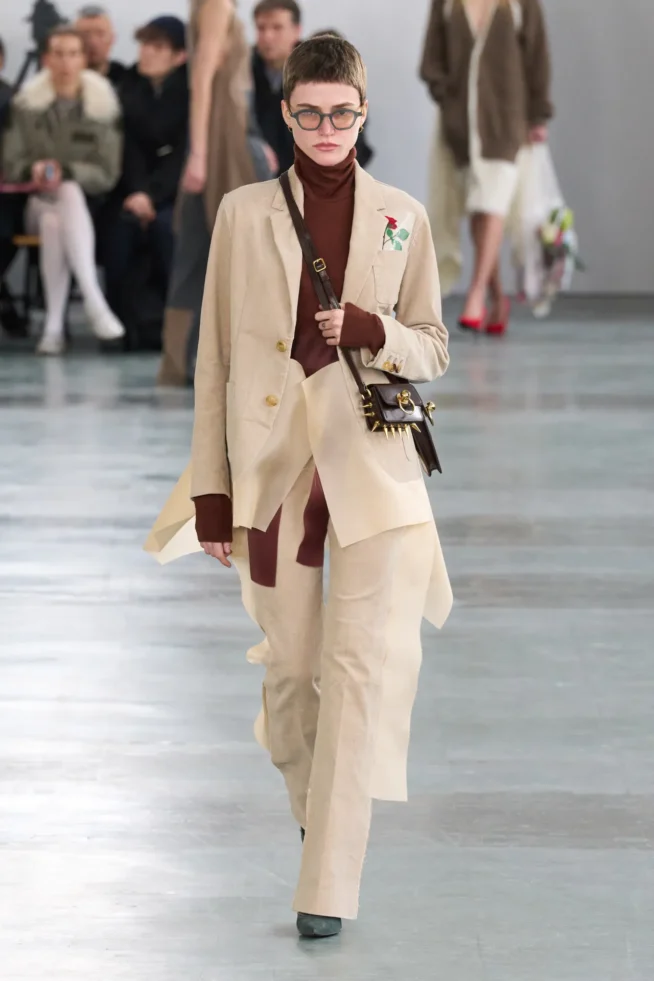 00005-undercover-fall-2024-ready-to-wear-credit-gorunway