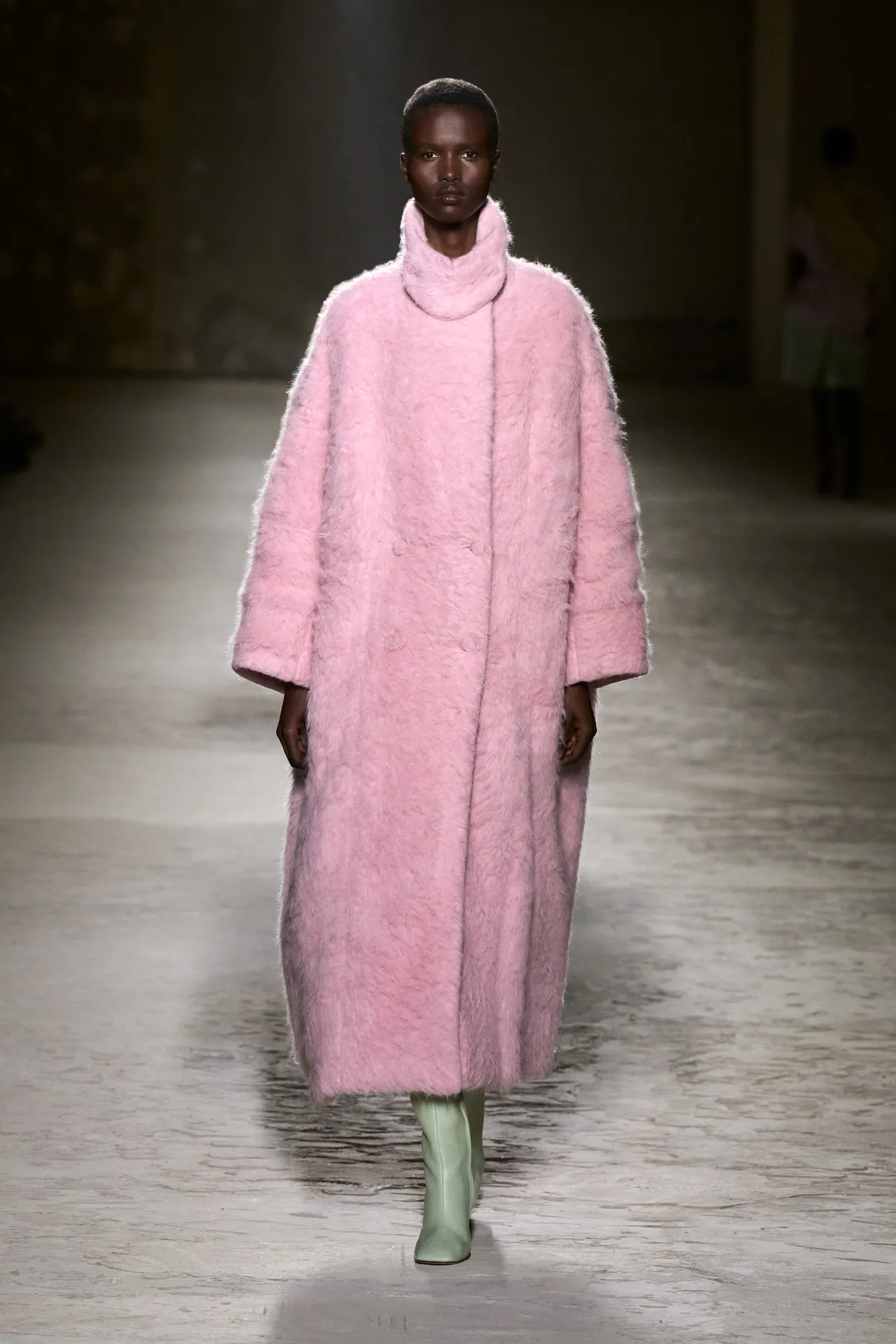 00008-dries-van-noten-fall-2024-ready-to-wear-credit-gorunway