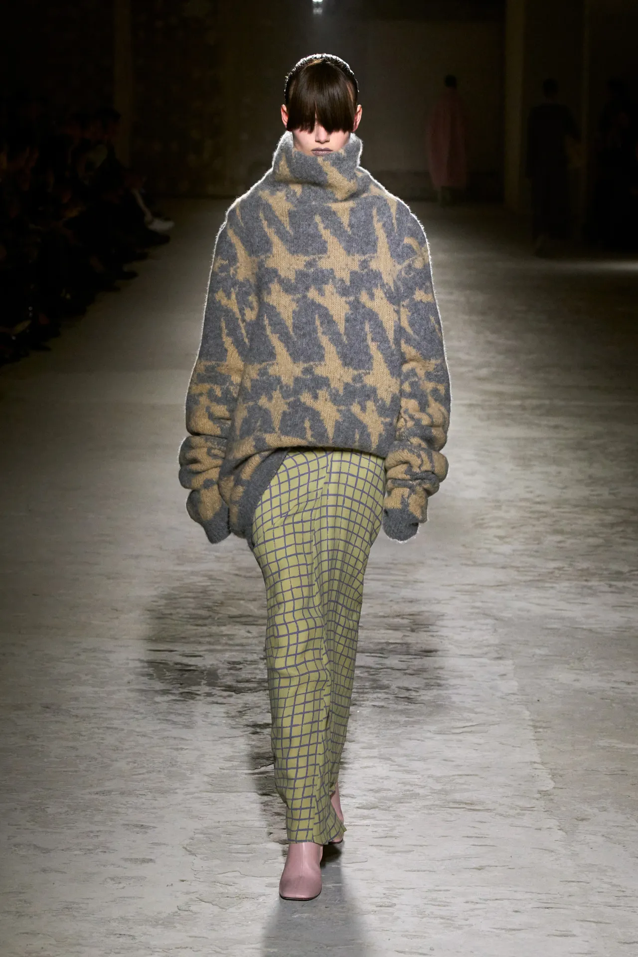 00017-dries-van-noten-fall-2024-ready-to-wear-credit-gorunway