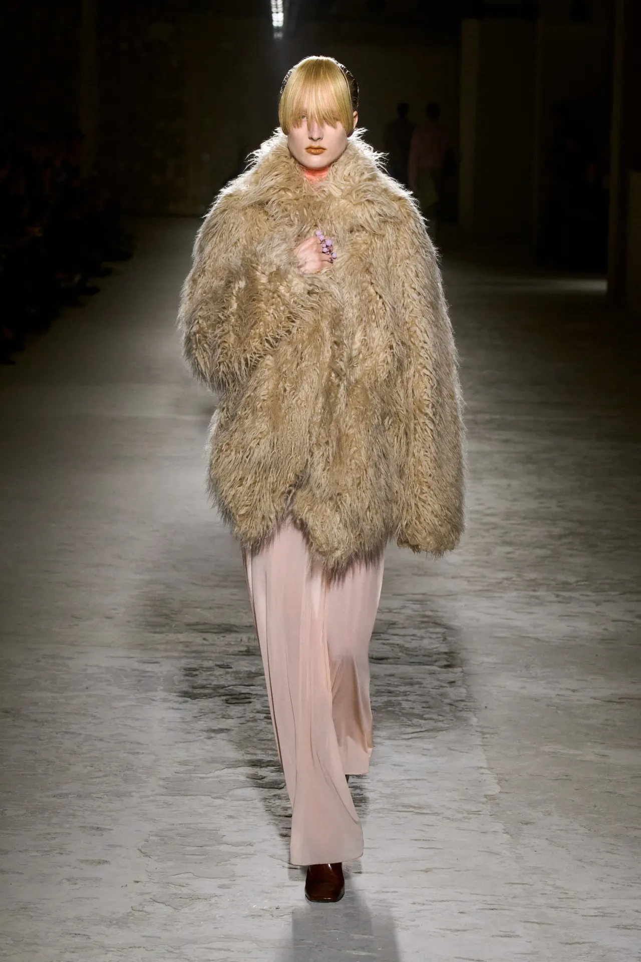 00019-dries-van-noten-fall-2024-ready-to-wear-credit-gorunway