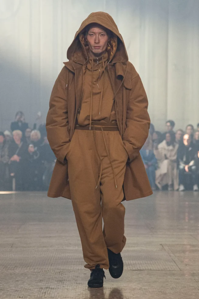 00020-helmut-lang-fall-2024-ready-to-wear-credit-brand