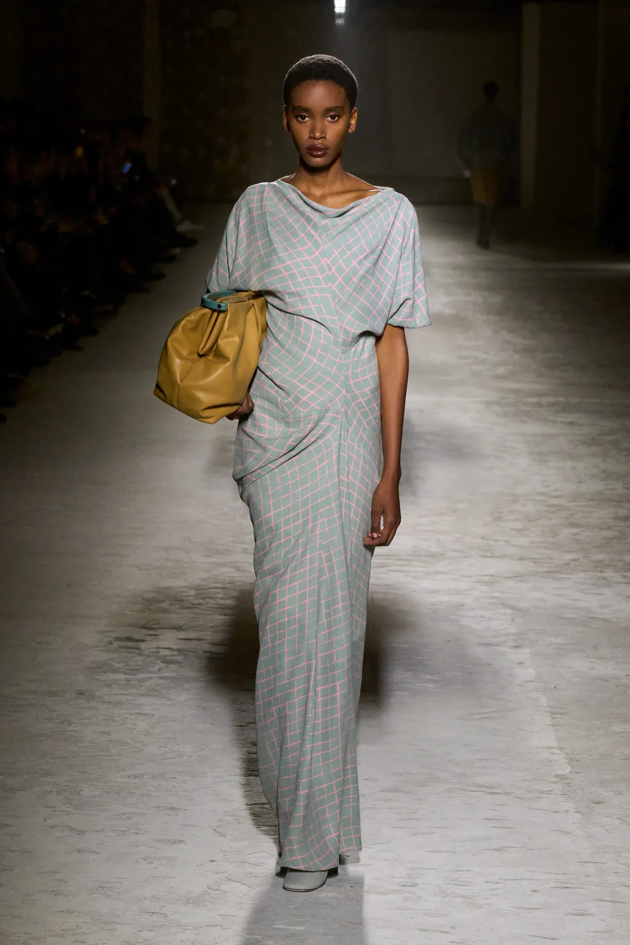 00021-dries-van-noten-fall-2024-ready-to-wear-credit-gorunway