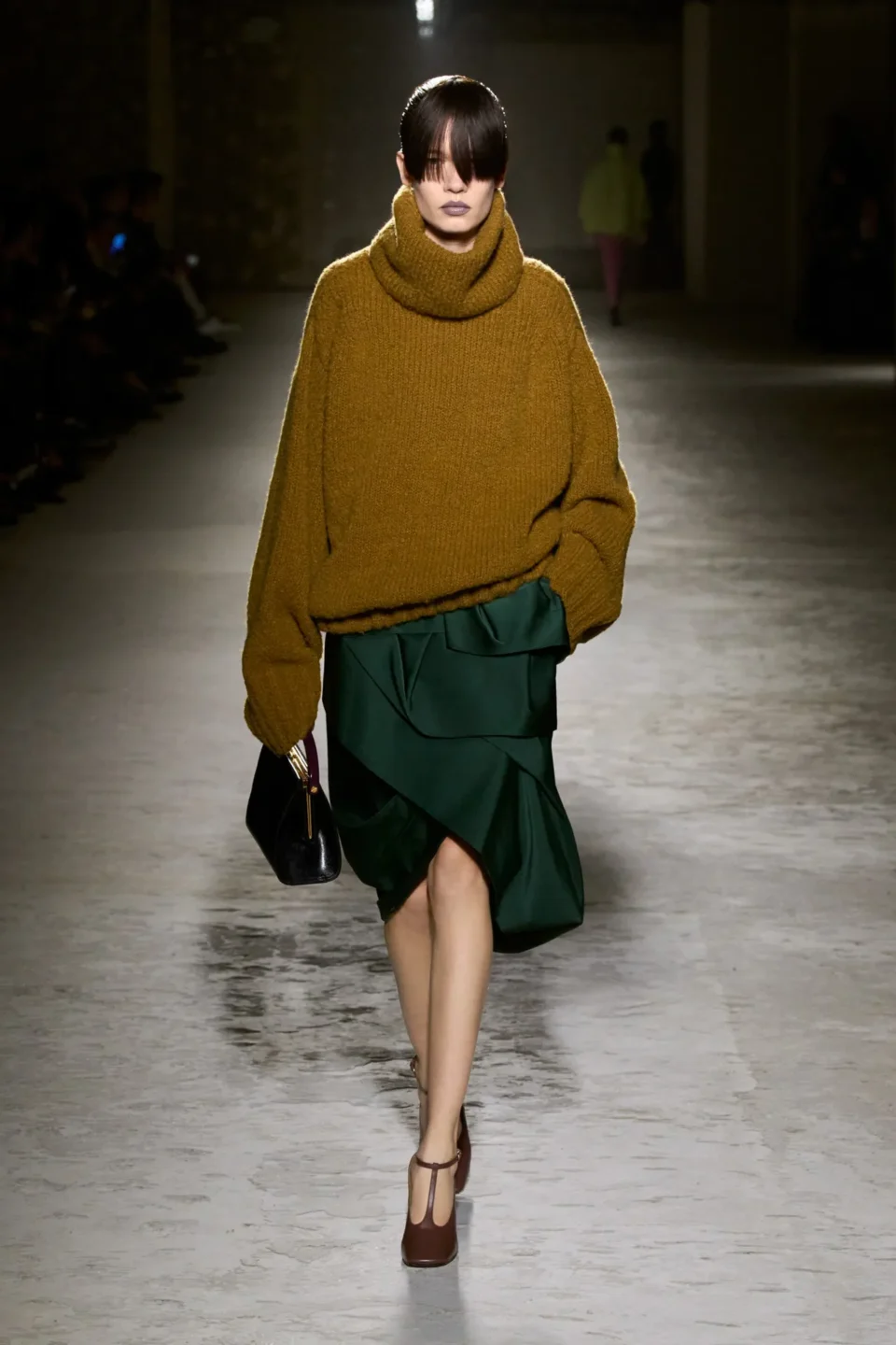 00025-dries-van-noten-fall-2024-ready-to-wear-credit-gorunway