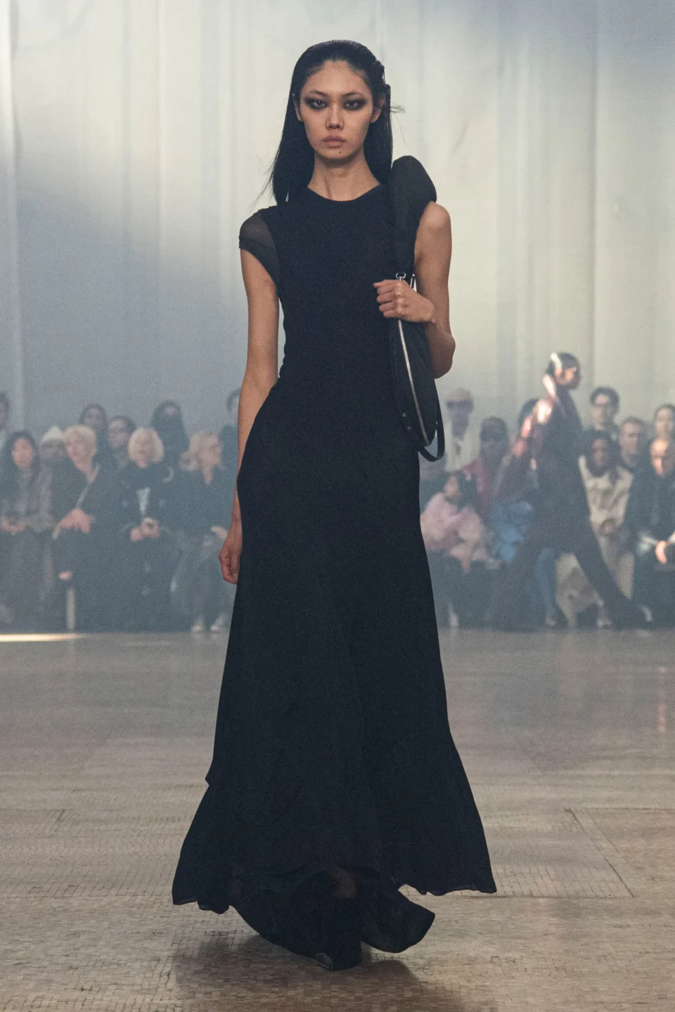00025-helmut-lang-fall-2024-ready-to-wear-credit-brand