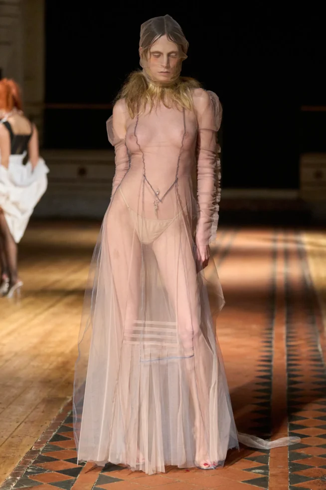 00027-dilara-findikoglu-fall-2024-ready-to-wear-credit-gorunway