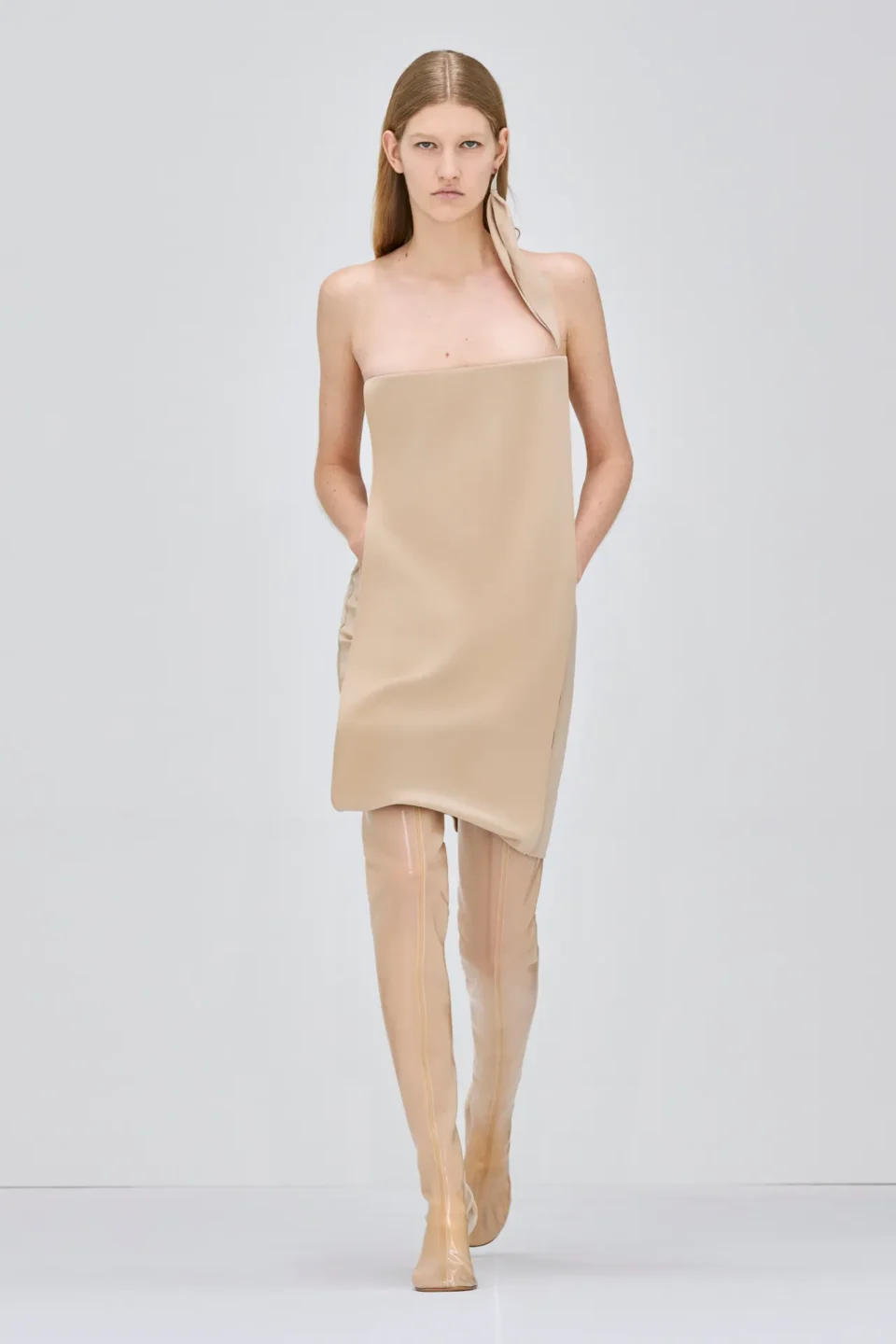 00028-courreges-fall-2024-ready-to-wear-credit-brand
