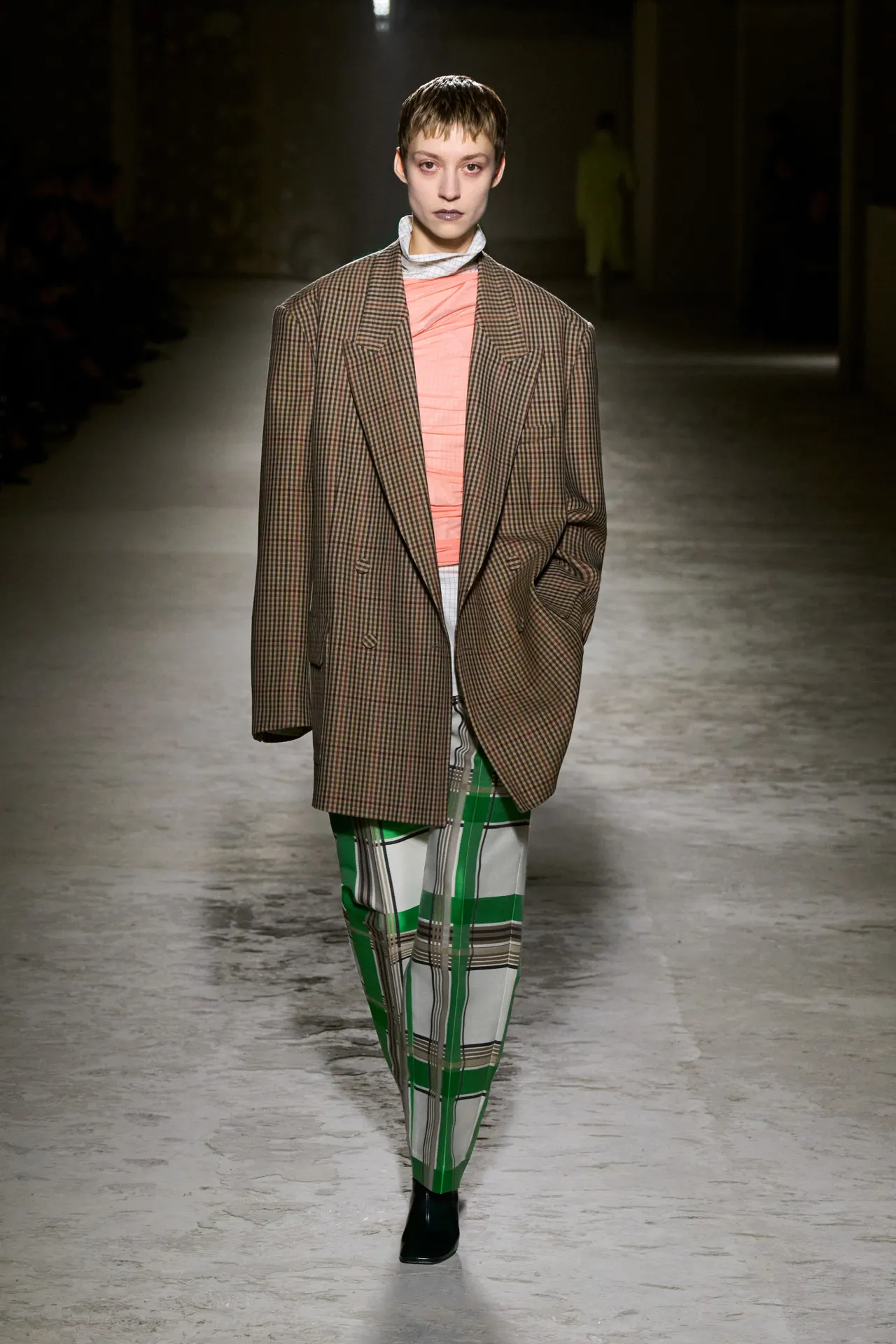 00028-dries-van-noten-fall-2024-ready-to-wear-credit-gorunway