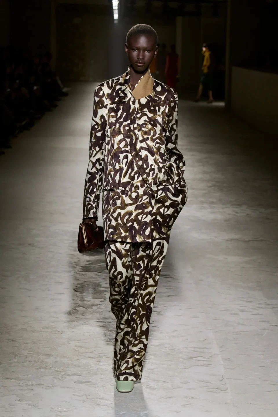00033-dries-van-noten-fall-2024-ready-to-wear-credit-gorunway