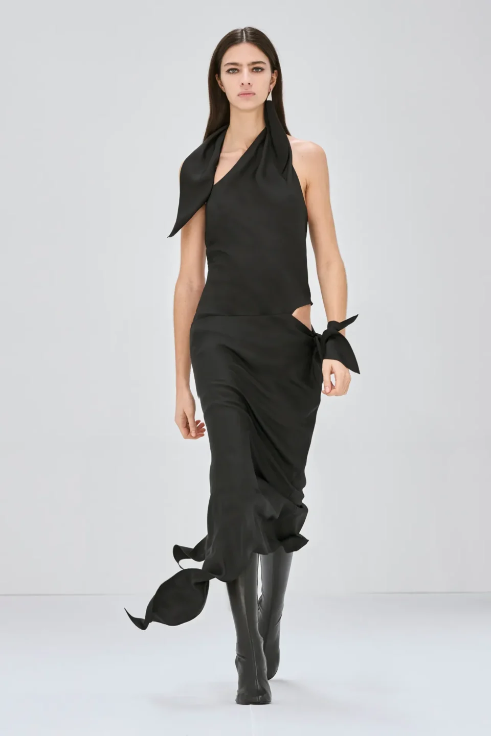 00044-courreges-fall-2024-ready-to-wear-credit-brand