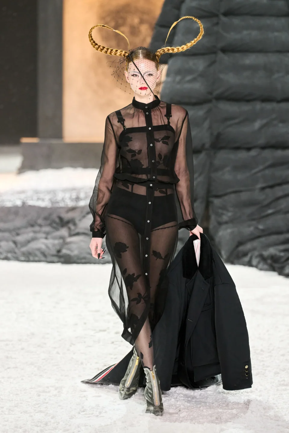 00045-thom-browne-fall-2024-ready-to-wear-credit-gorunway
