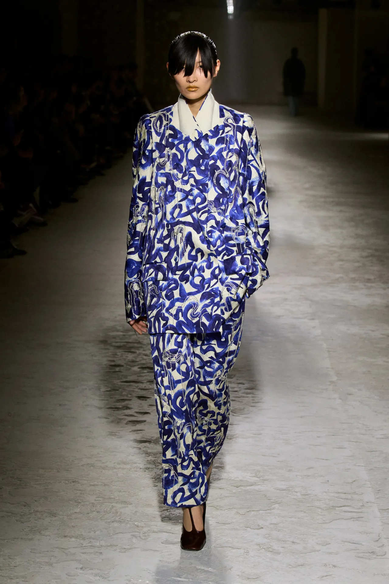 00048-dries-van-noten-fall-2024-ready-to-wear-credit-gorunway