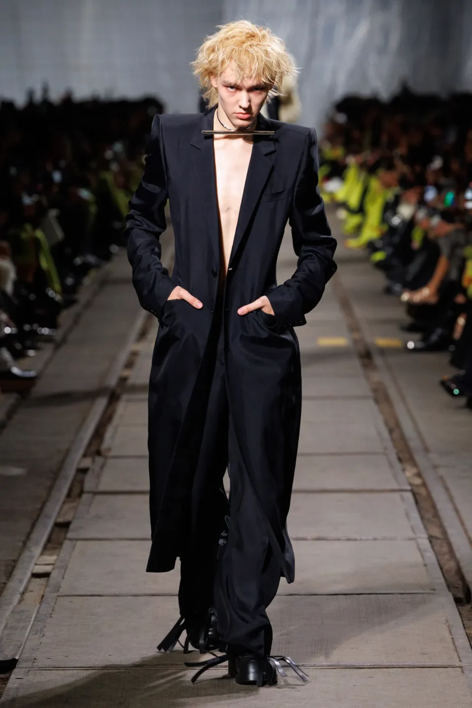 00002-alexander-mcqueen-fall-2024-ready-to-wear-credit-brand