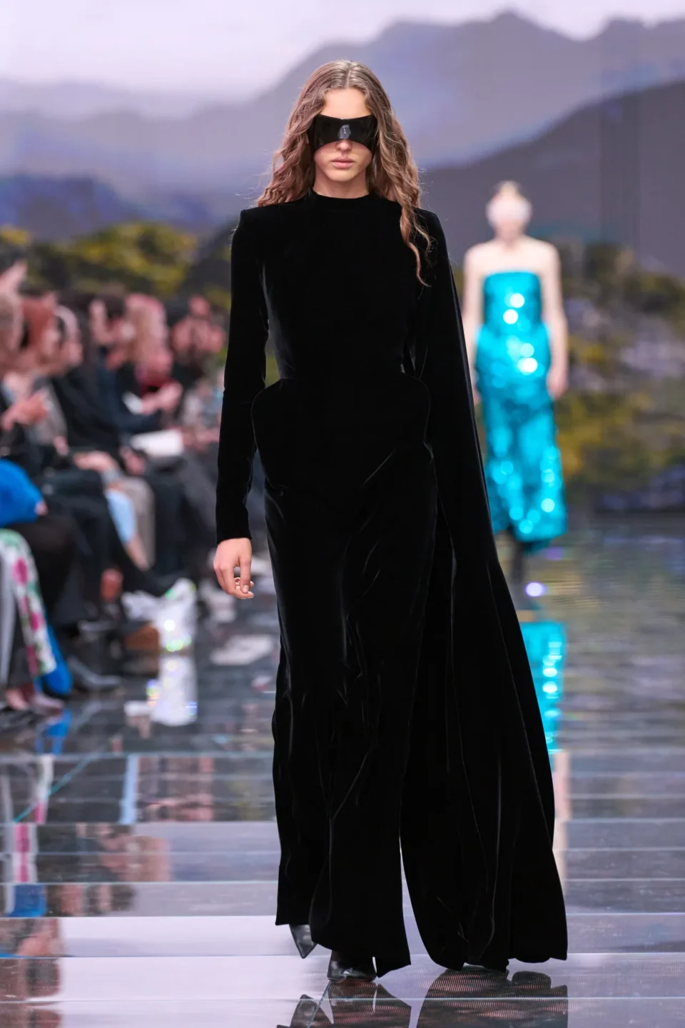 00002-balenciaga-fall-2024-ready-to-wear-credit-gorunway