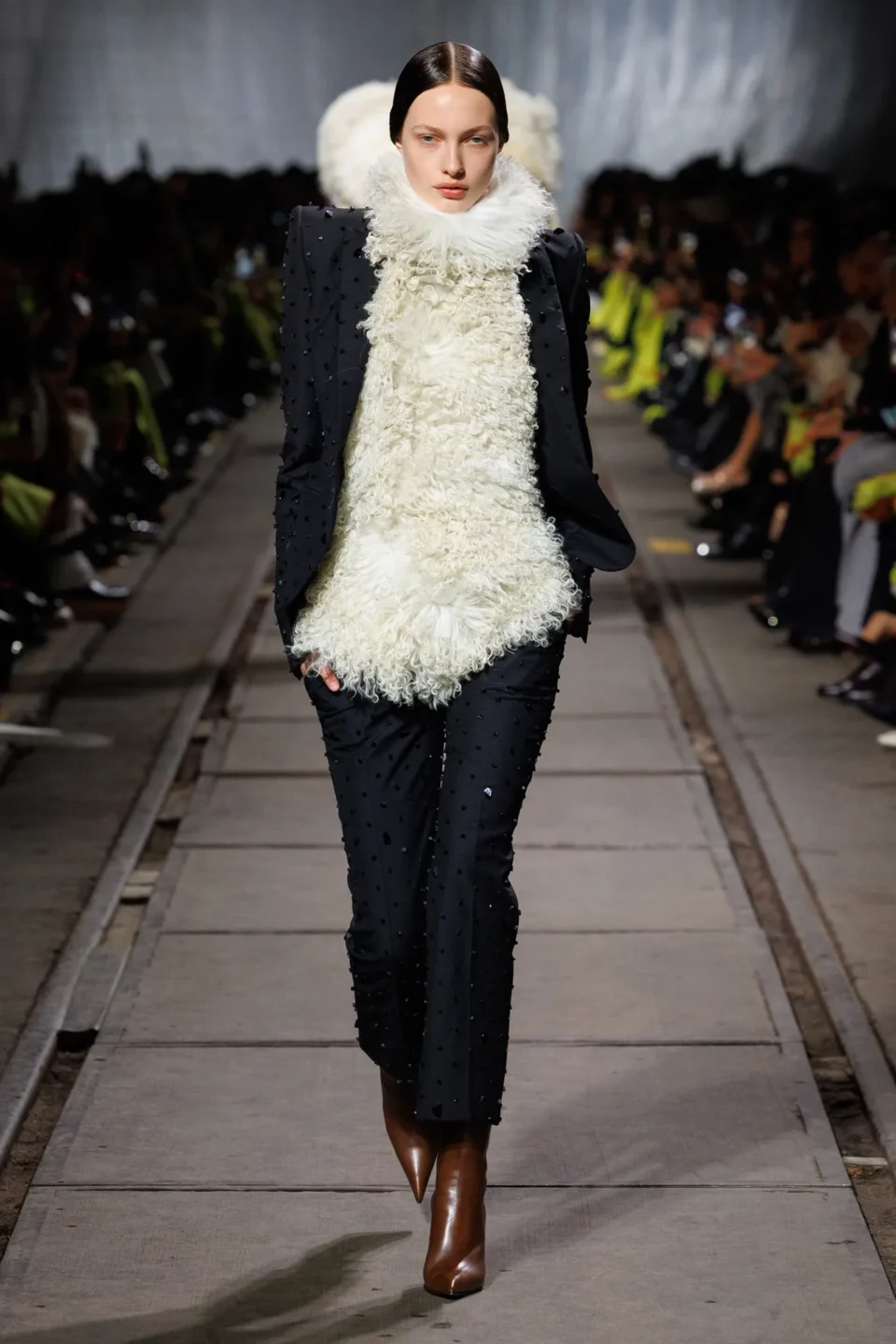 00003-alexander-mcqueen-fall-2024-ready-to-wear-credit-brand