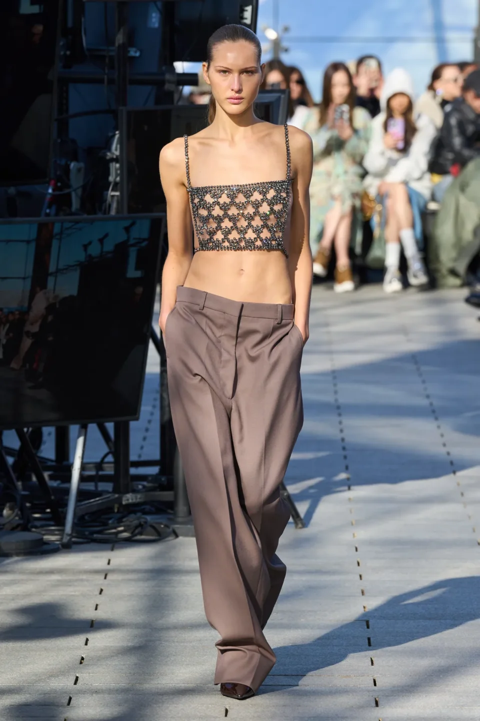 00003-stella-mccartney-fall-2024-ready-to-wear-credit-gorunway