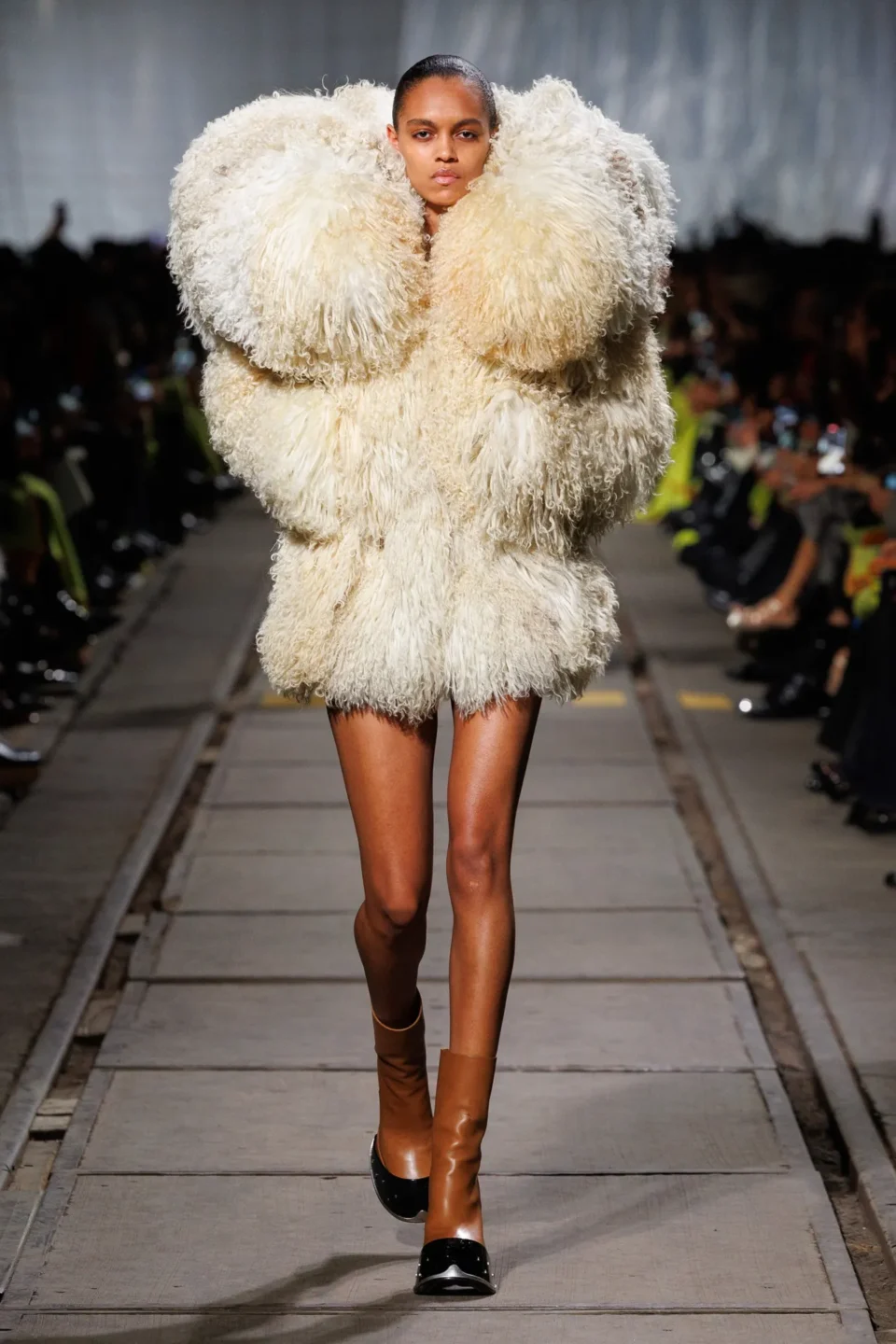 00004-alexander-mcqueen-fall-2024-ready-to-wear-credit-brand