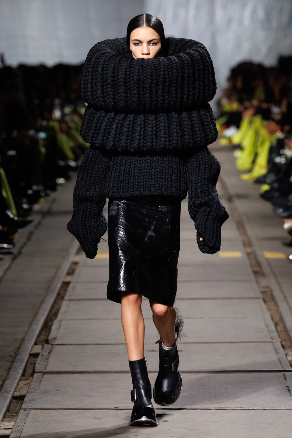 00007-alexander-mcqueen-fall-2024-ready-to-wear-credit-brand