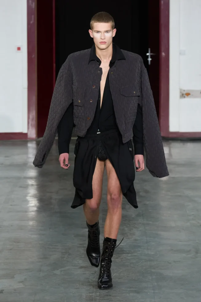 00007-andrea-kronthaler-for-vivienne-westwood-fall-2024-ready-to-wear-credit-gorunway