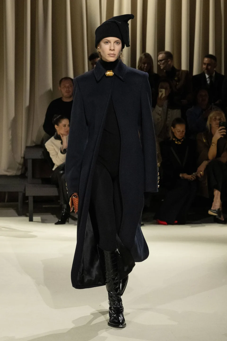 00007-schiaparelli-fall-2024-ready-to-wear-credit-brand