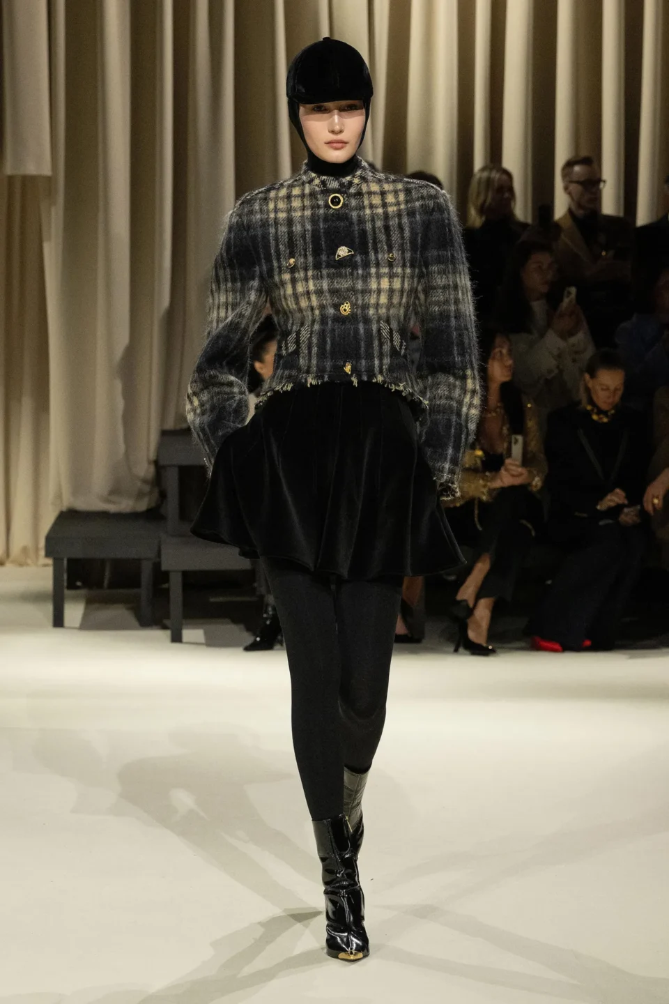 00008-schiaparelli-fall-2024-ready-to-wear-credit-brand