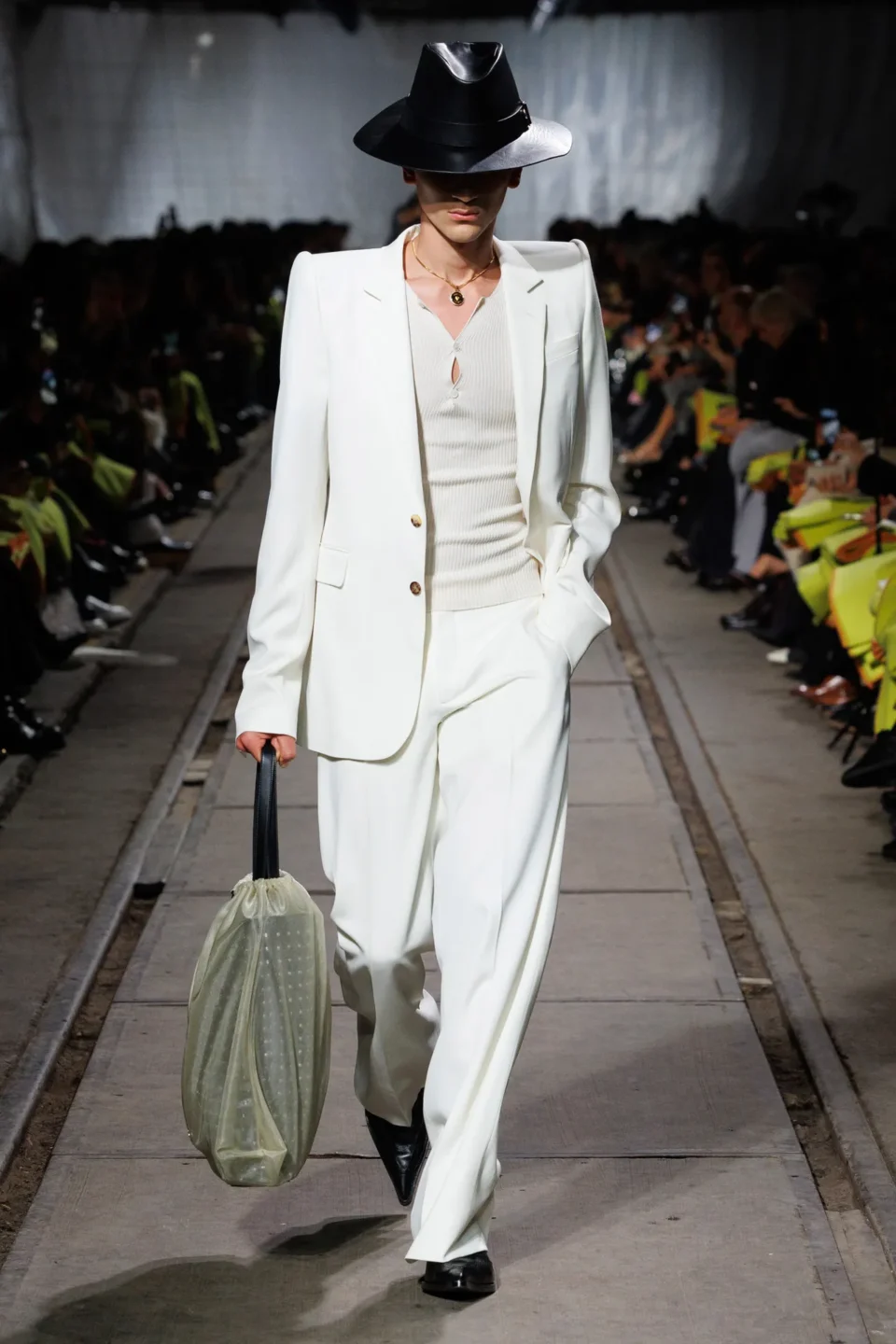 00012-alexander-mcqueen-fall-2024-ready-to-wear-credit-brand