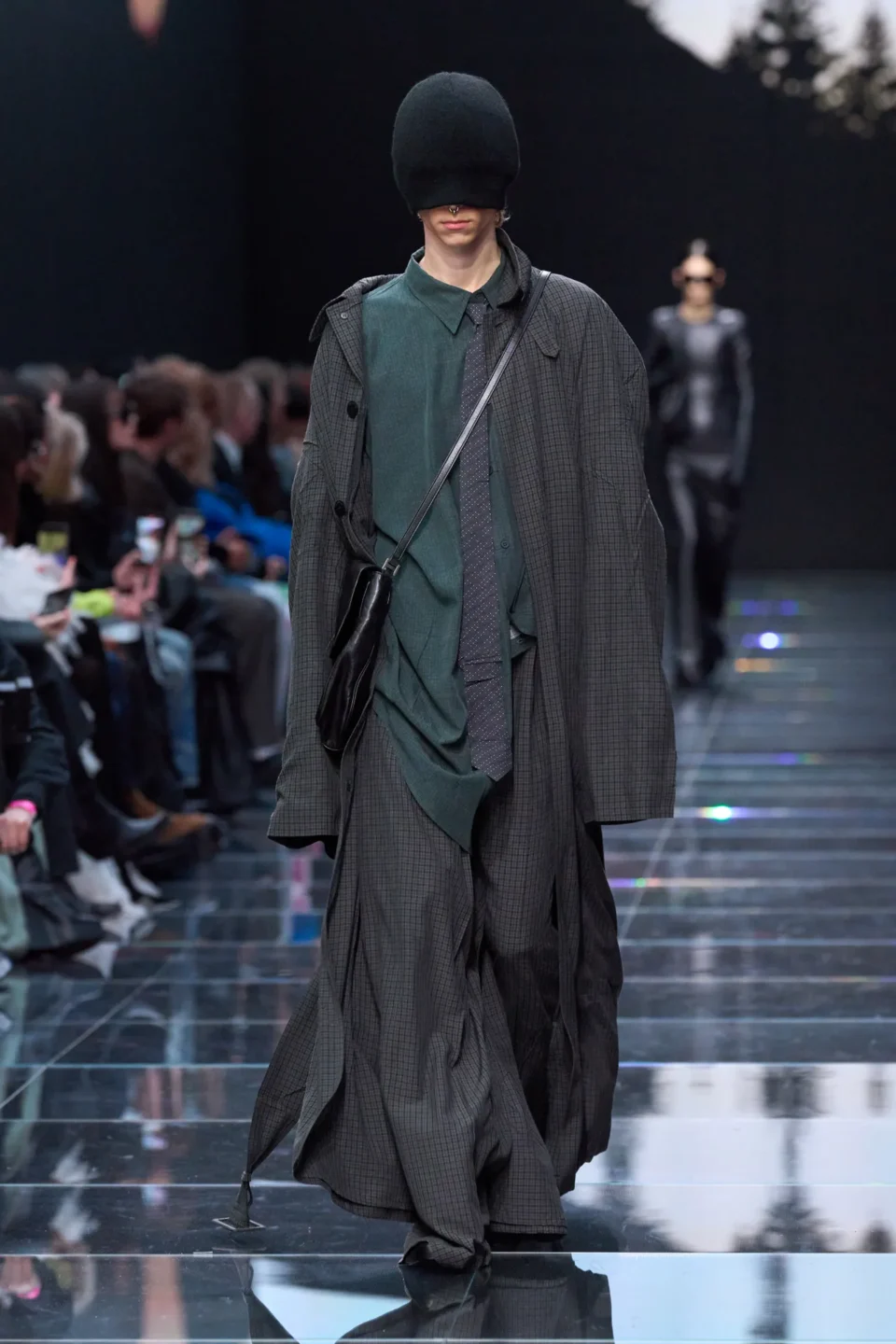 00015-balenciaga-fall-2024-ready-to-wear-credit-gorunway