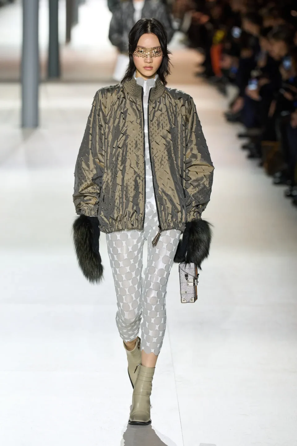00016-louis-vuitton-fall-2024-ready-to-wear-credit-gorunway