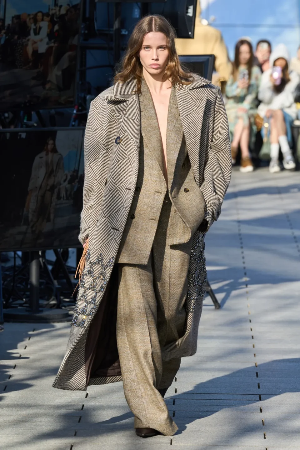 00016-stella-mccartney-fall-2024-ready-to-wear-credit-gorunway