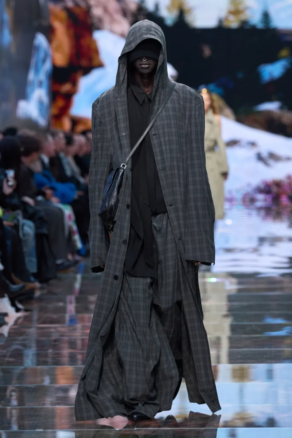 00019-balenciaga-fall-2024-ready-to-wear-credit-gorunway