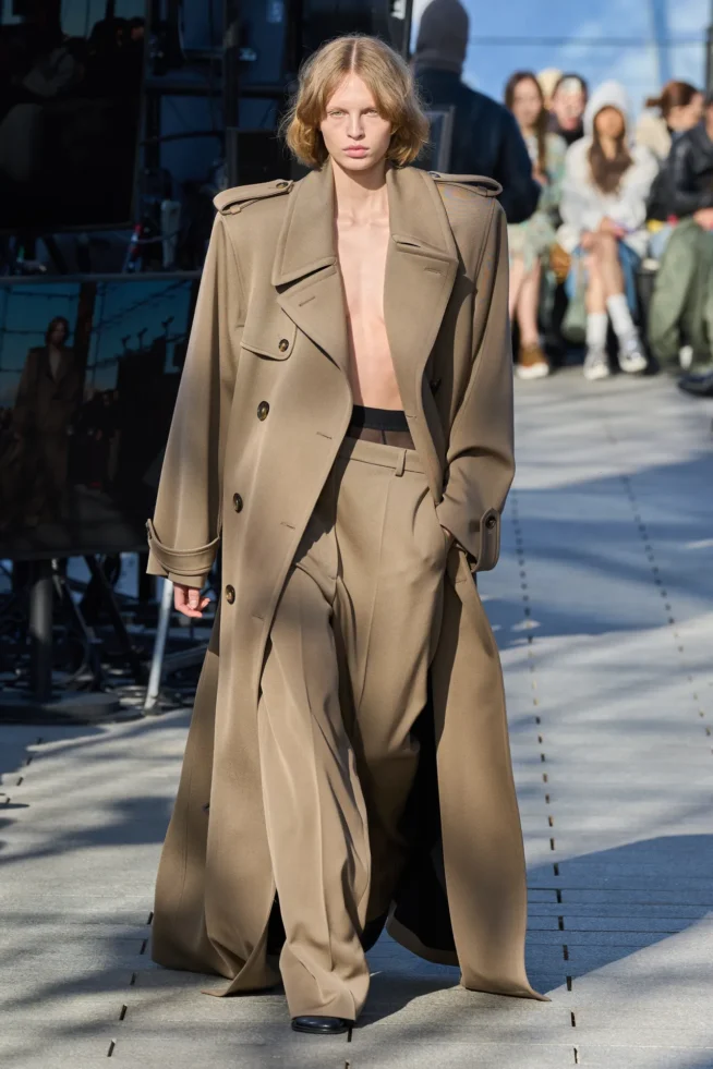 00019-stella-mccartney-fall-2024-ready-to-wear-credit-gorunway