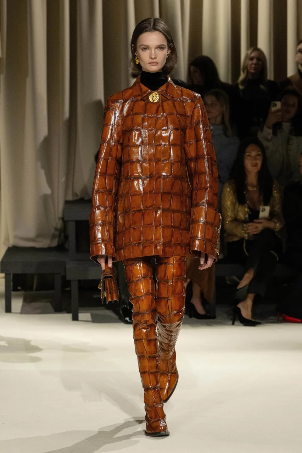 00020-schiaparelli-fall-2024-ready-to-wear-credit-brand