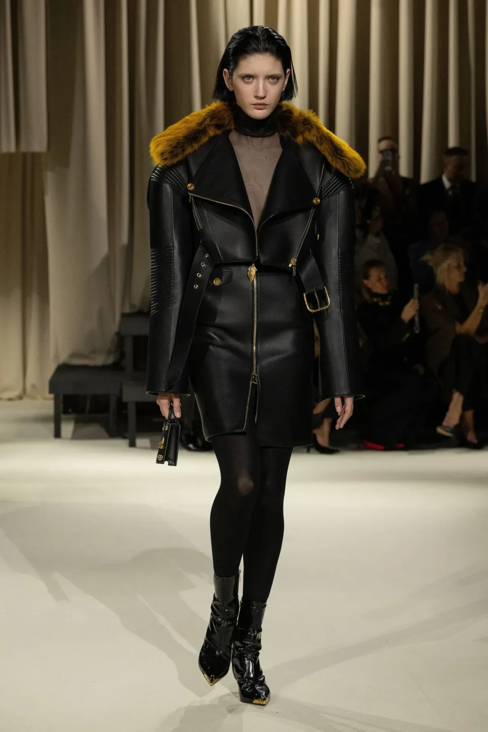 00021-schiaparelli-fall-2024-ready-to-wear-credit-brand