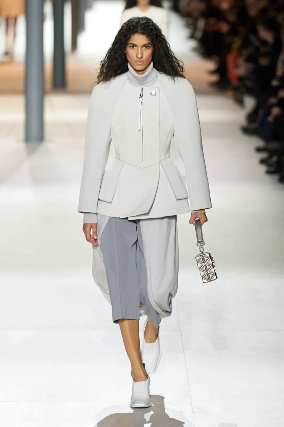 00022-louis-vuitton-fall-2024-ready-to-wear-credit-gorunway