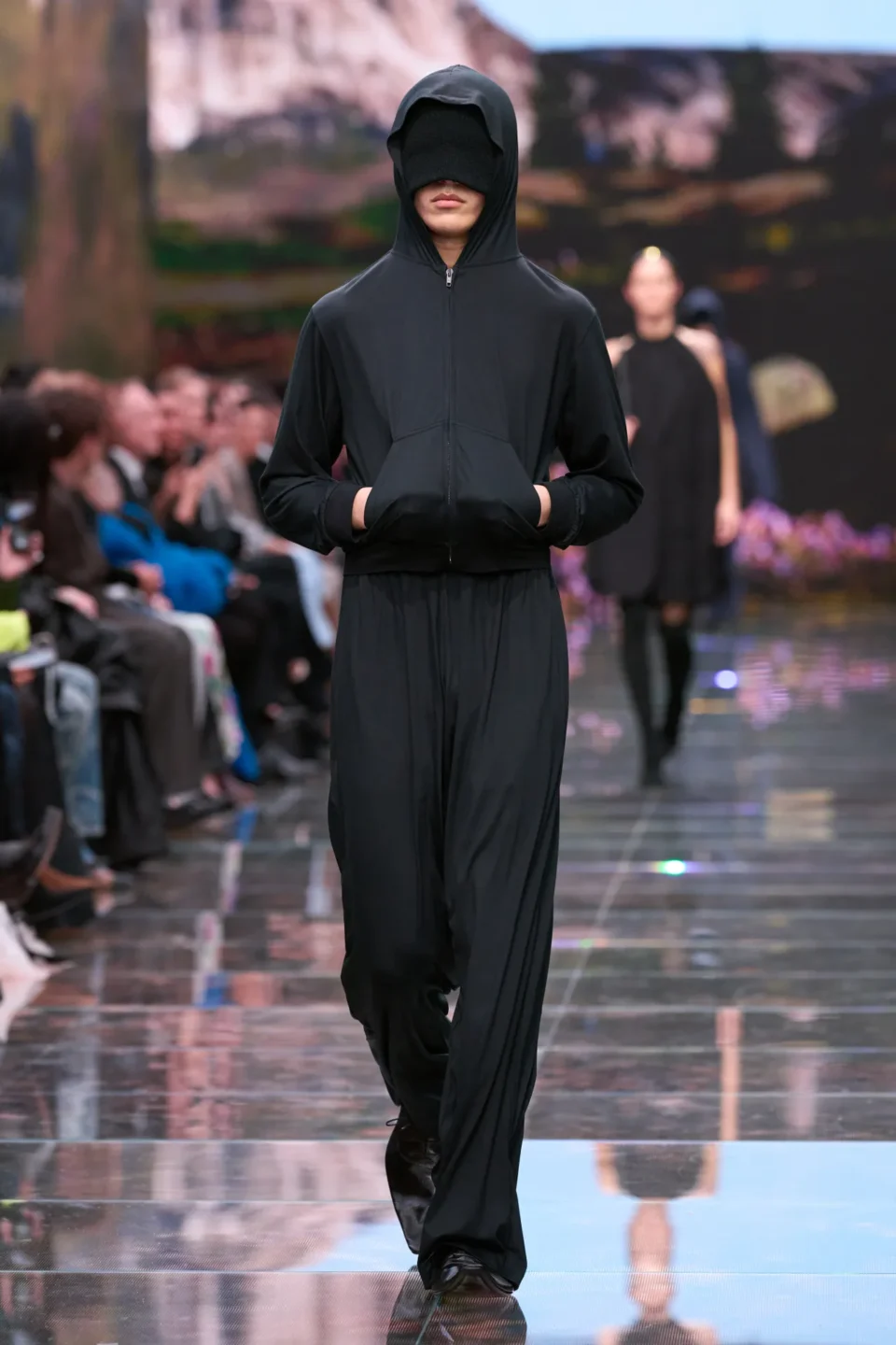 00023-balenciaga-fall-2024-ready-to-wear-credit-gorunway