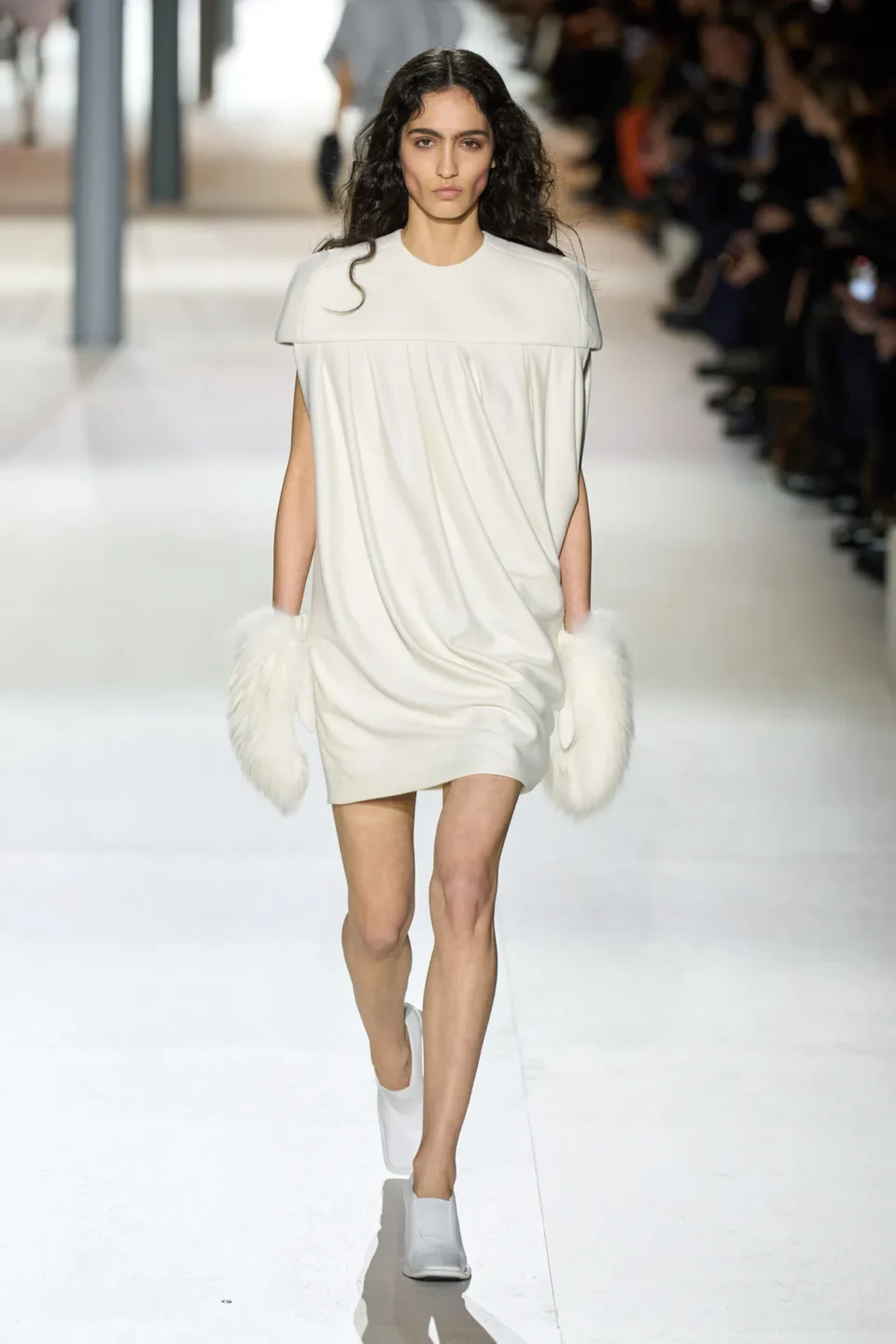 00023-louis-vuitton-fall-2024-ready-to-wear-credit-gorunway