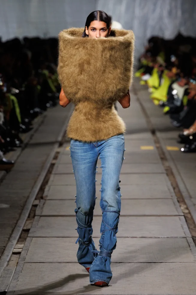 00024-alexander-mcqueen-fall-2024-ready-to-wear-credit-brand