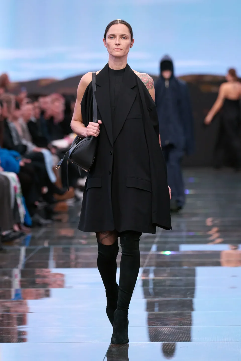 00024-balenciaga-fall-2024-ready-to-wear-credit-gorunway