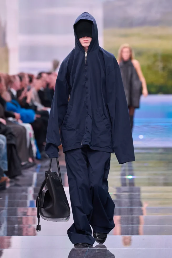 00025-balenciaga-fall-2024-ready-to-wear-credit-gorunway