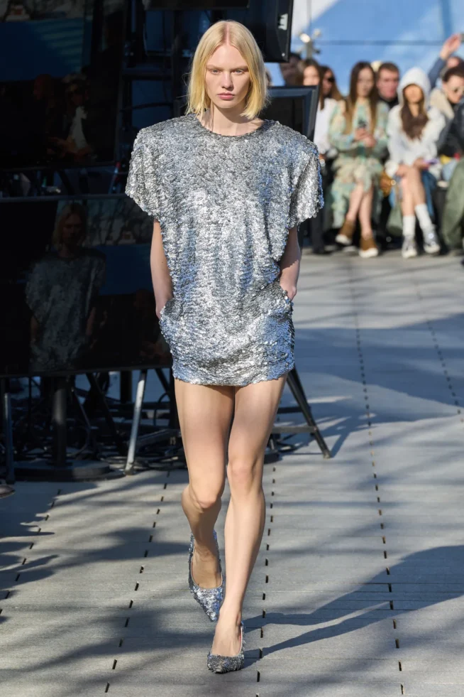 00025-stella-mccartney-fall-2024-ready-to-wear-credit-gorunway