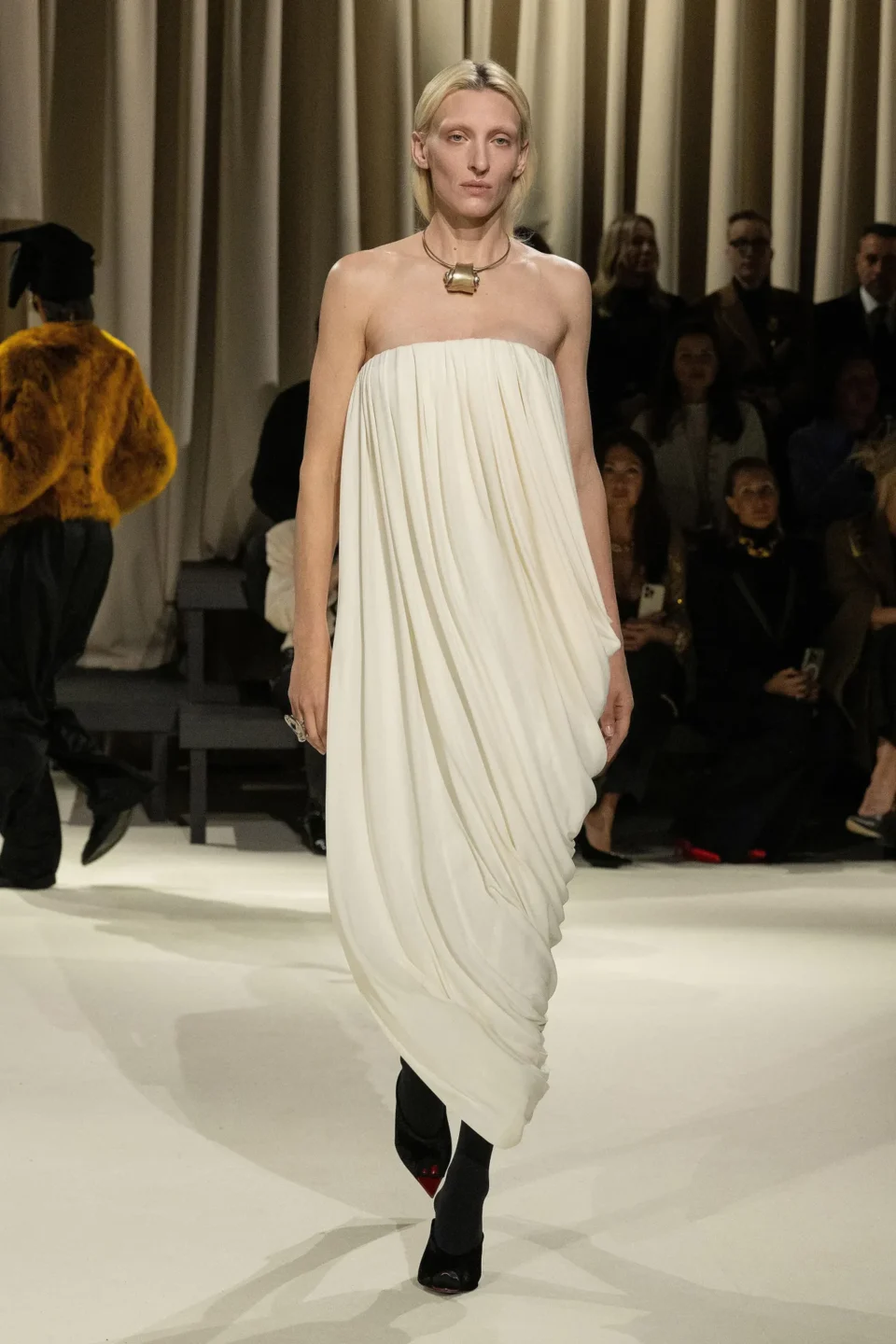 00026-schiaparelli-fall-2024-ready-to-wear-credit-brand