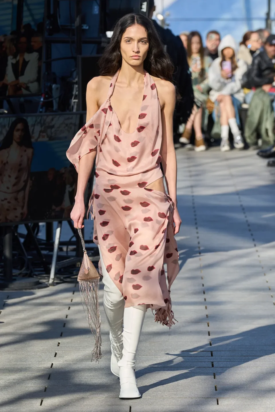 00029-stella-mccartney-fall-2024-ready-to-wear-credit-gorunway