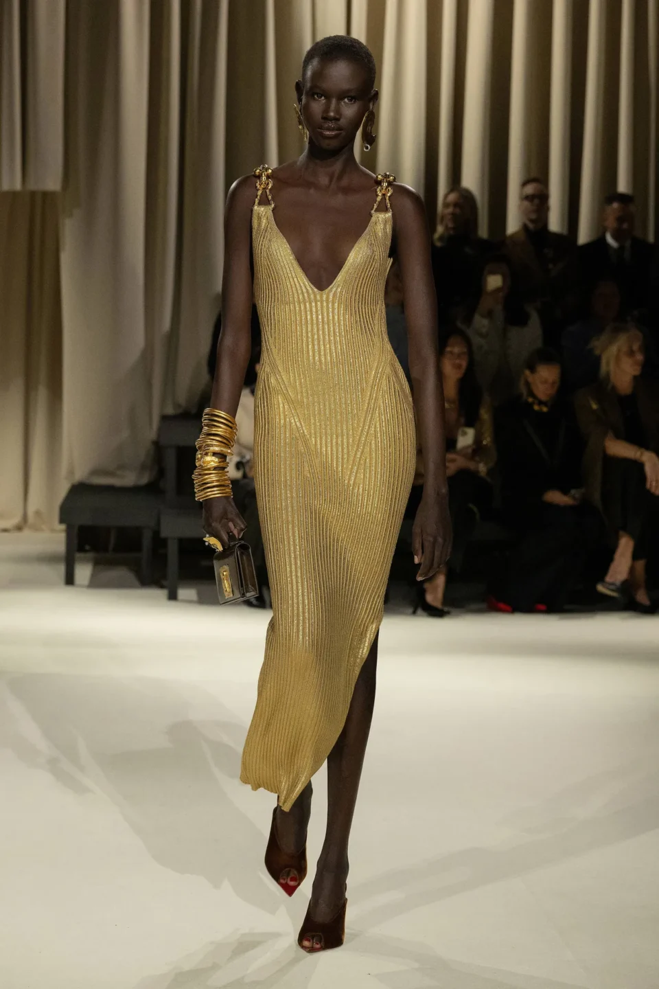 00030-schiaparelli-fall-2024-ready-to-wear-credit-brand