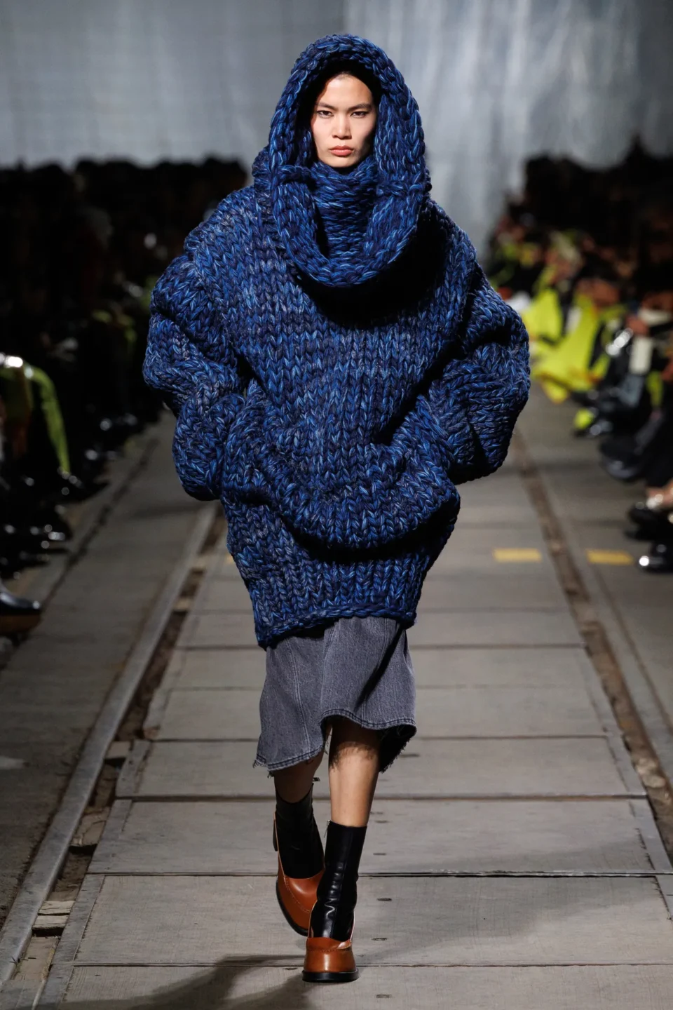 00032-alexander-mcqueen-fall-2024-ready-to-wear-credit-brand