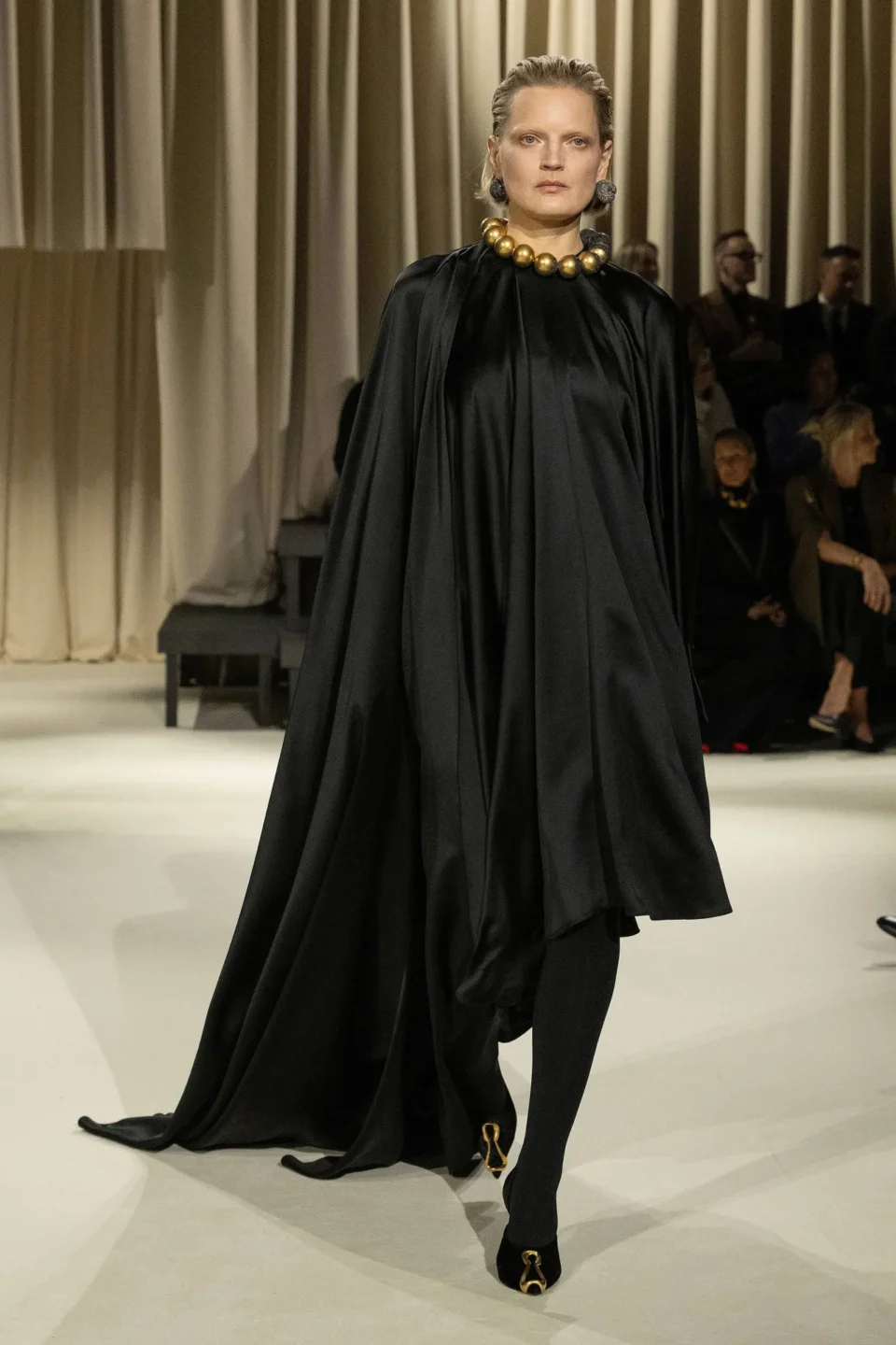 00033-schiaparelli-fall-2024-ready-to-wear-credit-brand
