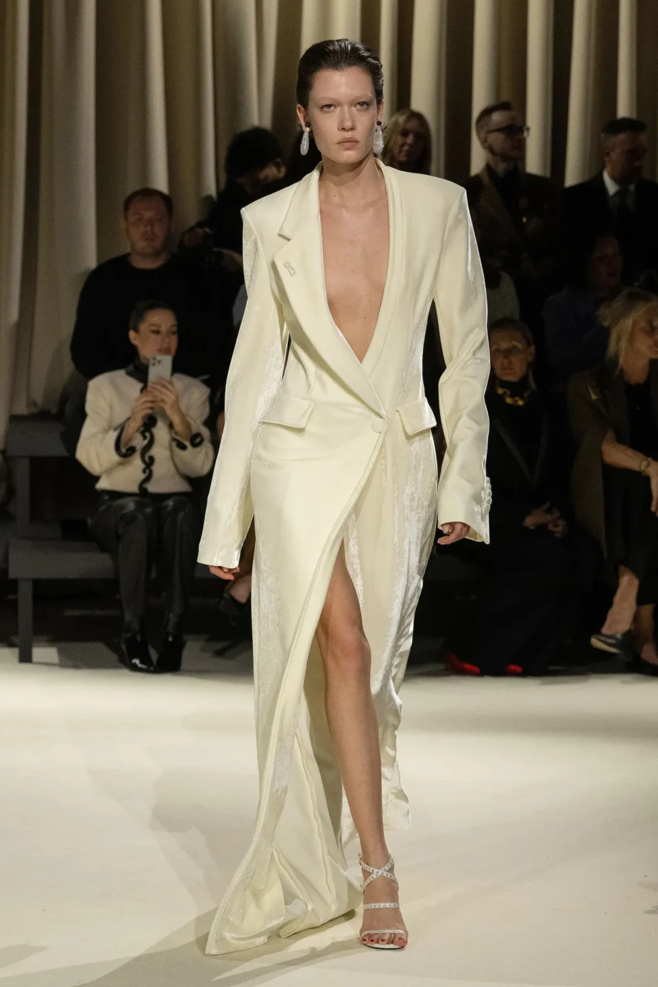 00034-schiaparelli-fall-2024-ready-to-wear-credit-brand